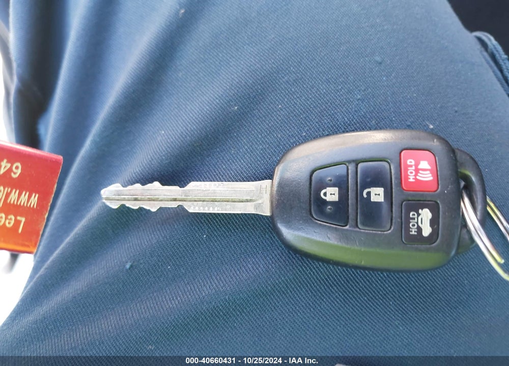 2015 TOYOTA COROLLA VIN: 2T1BURHE9FC405130