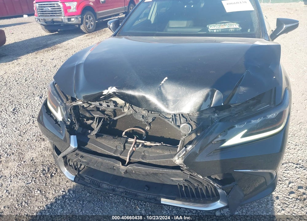 2019 LEXUS ES 300H LUXURY VIN: JTHB21B17K2001649