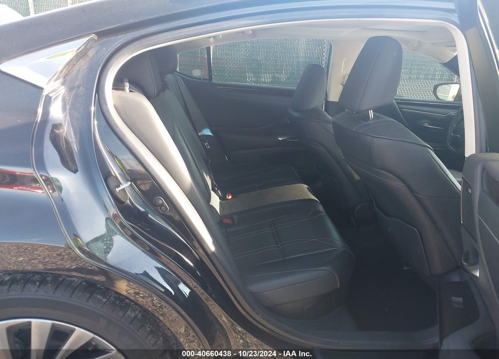 2019 LEXUS ES 300H LUXURY VIN: JTHB21B17K2001649