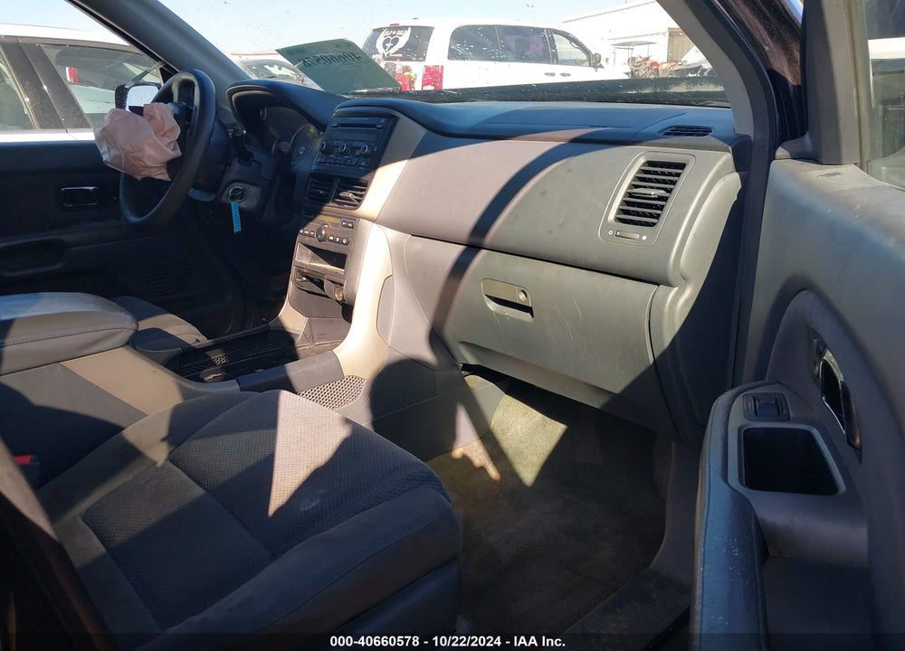 2006 HONDA PILOT EX VIN: 5FNYF28416B026508