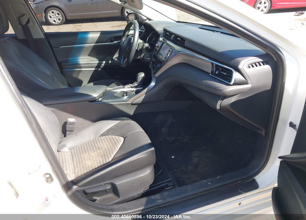 2018 TOYOTA CAMRY SE VIN: 4T1B11HK3JU095029