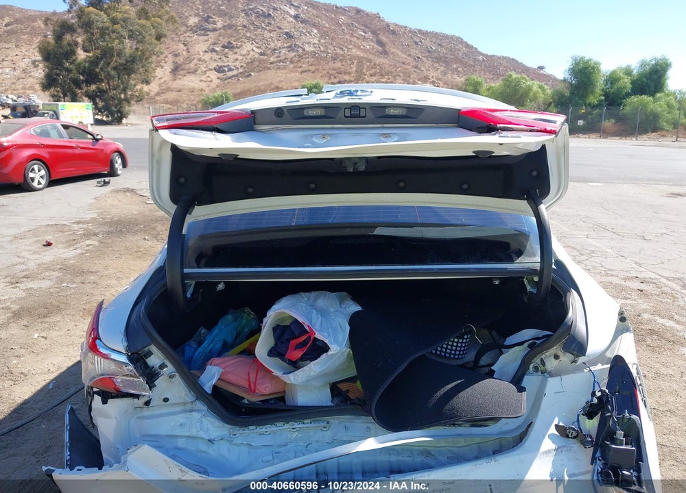 2018 TOYOTA CAMRY SE VIN: 4T1B11HK3JU095029