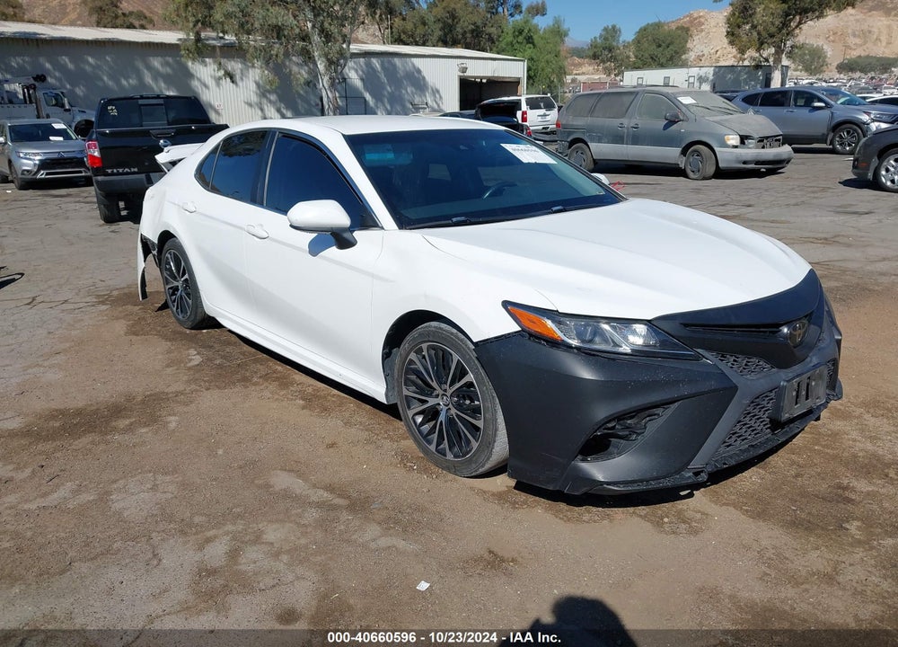 2018 TOYOTA CAMRY SE VIN: 4T1B11HK3JU095029