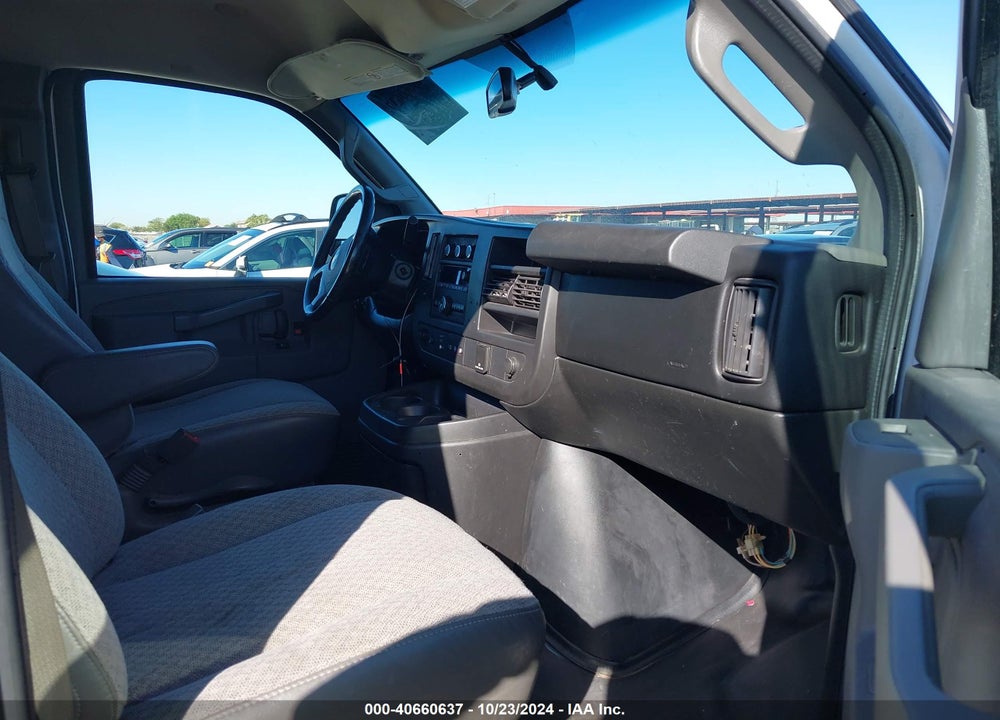 2017 CHEVROLET EXPRESS 2500 WORK VAN VIN: 1GCWGBFF1H1102247