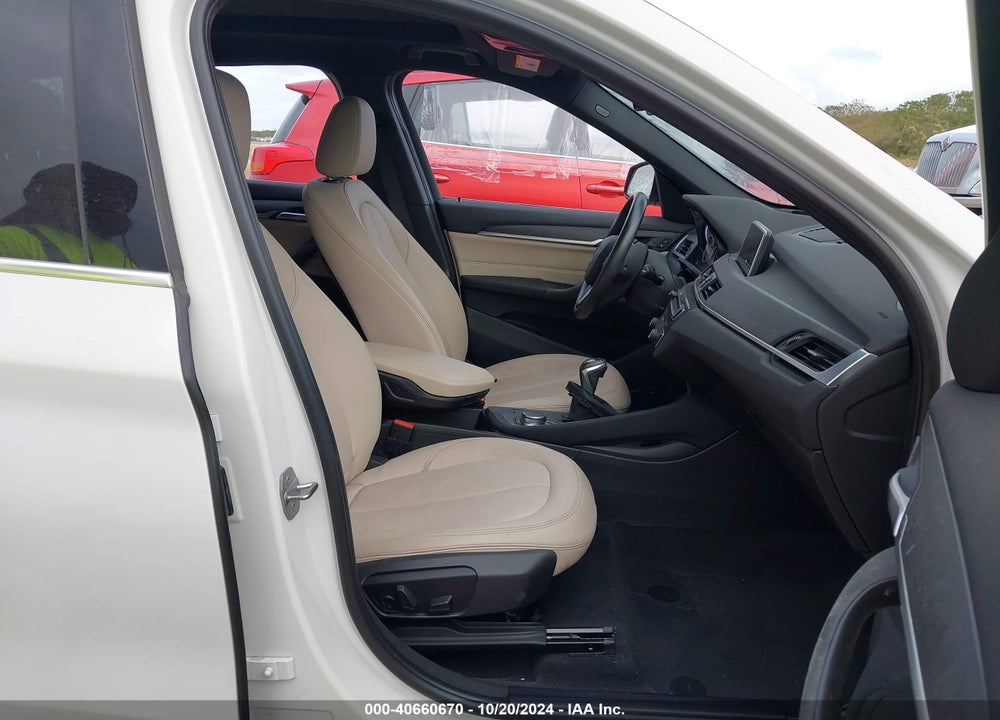 2017 BMW X1 XDRIVE28I VIN: WBXHT3Z3XH4A57180