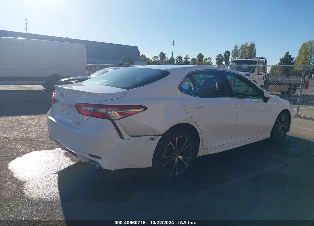 2018 TOYOTA CAMRY SE VIN: 4T1B11HK1JU072753