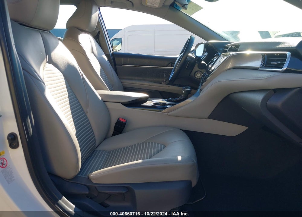 2018 TOYOTA CAMRY SE VIN: 4T1B11HK1JU072753
