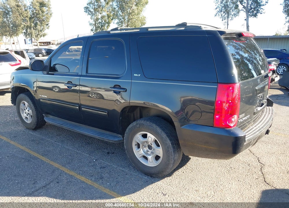 2011 GMC YUKON SLE VIN: 1GKS1AE06BR366102