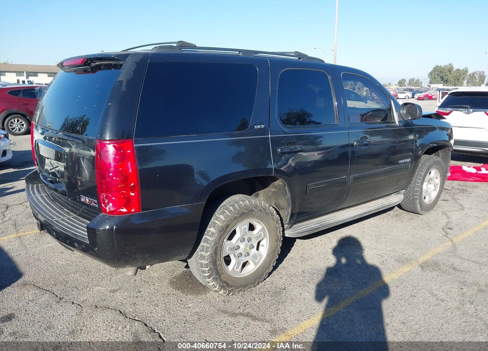 2011 GMC YUKON SLE VIN: 1GKS1AE06BR366102