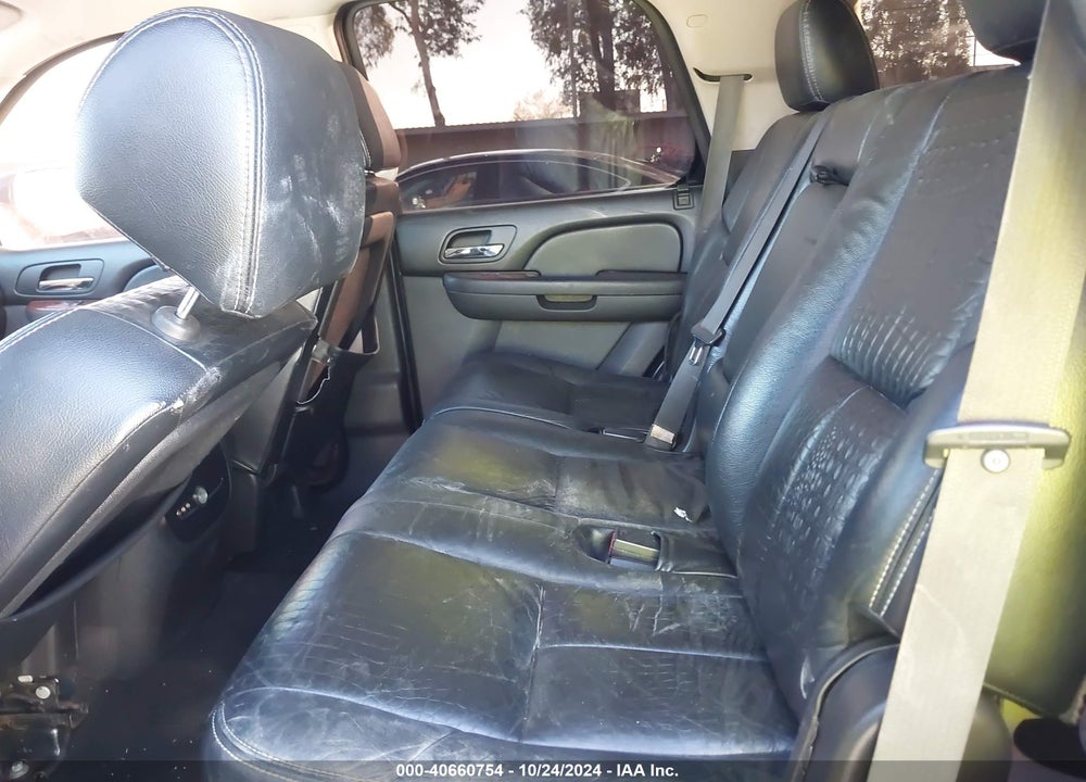 2011 GMC YUKON SLE VIN: 1GKS1AE06BR366102