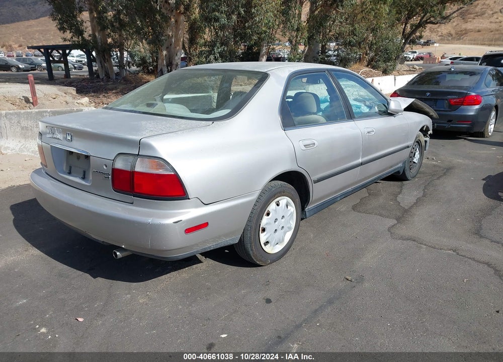 1997 HONDA ACCORD LX VIN: 1HGCD5631VA265786