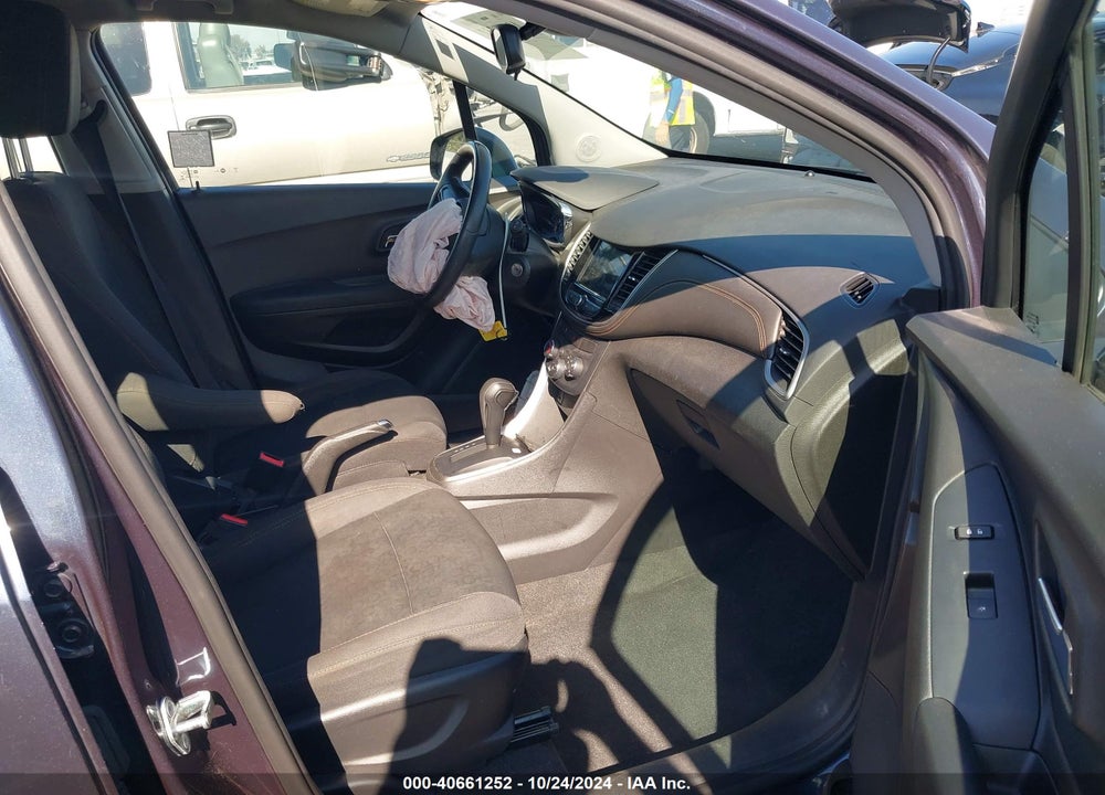 2018 CHEVROLET TRAX LS VIN: 3GNCJKSB4JL171141