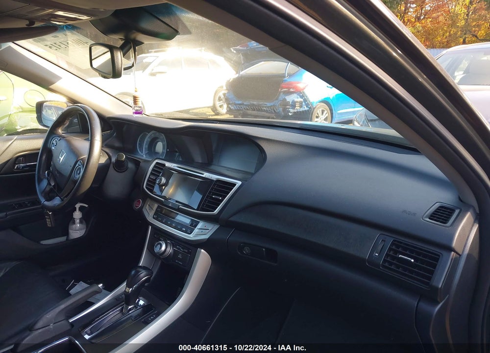 2013 HONDA ACCORD VIN: 1HGCR3F88DA020872