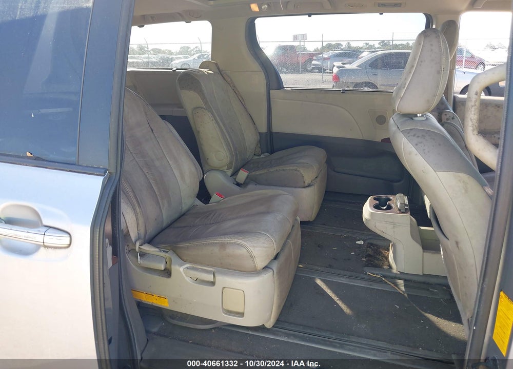 2011 TOYOTA SIENNA XLE LIMITED VIN: 5TDYK3DC8BS016014