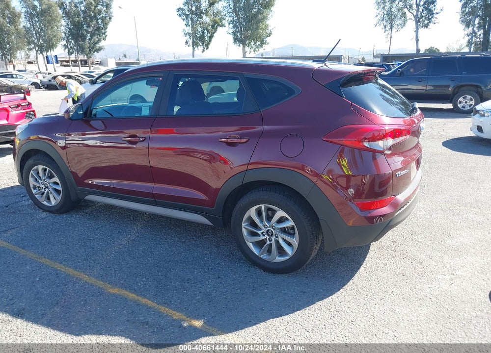 2017 HYUNDAI TUCSON SE VIN: KM8J33A49HU594151