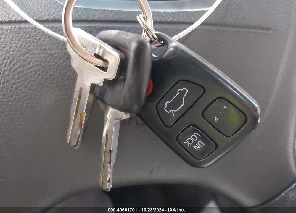 1998 VOLVO V70 AWD VIN: YV1LZ5648W2436547