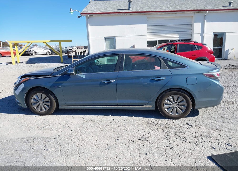 2016 HYUNDAI SONATA HYBRID SE VIN: KMHE24L15GA015427