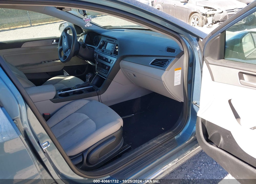 2016 HYUNDAI SONATA HYBRID SE VIN: KMHE24L15GA015427