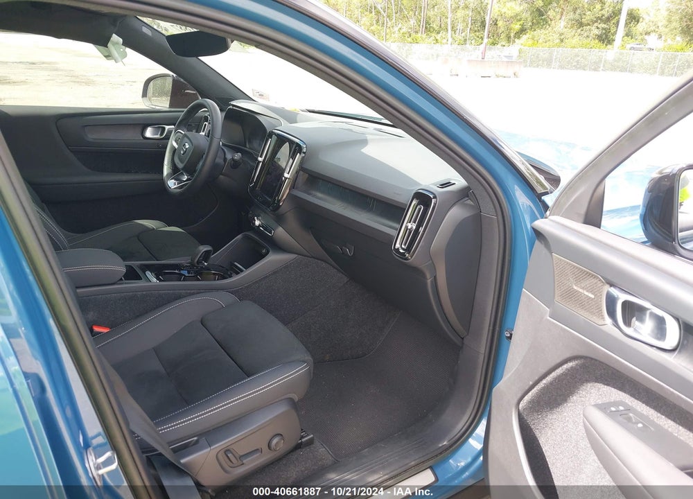 2023 VOLVO XC40 RECHARGE PURE ELECTRIC TWIN ULTIMATE VIN: YV4ED3UM9P2001328