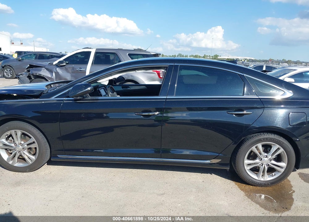 2018 HYUNDAI SONATA SPORT VIN: 5NPE34AF9JH666110