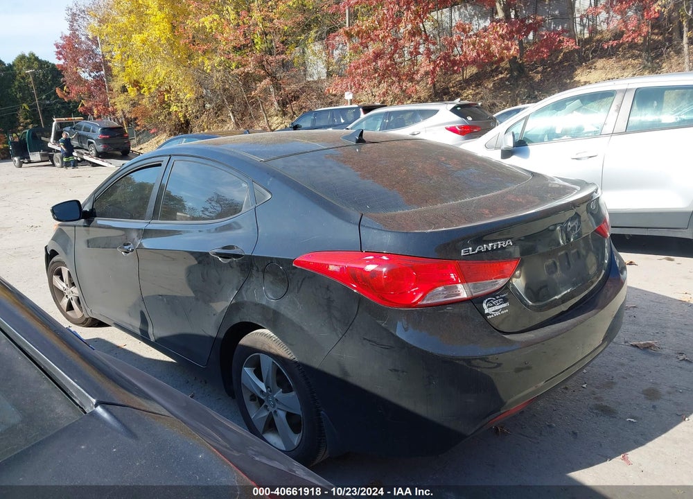2013 HYUNDAI ELANTRA VIN: 5NPDH4AE1DH304412
