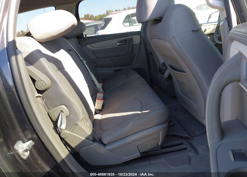 2014 CHEVROLET TRAVERSE LS VIN: 1GNKVFED6EJ335510
