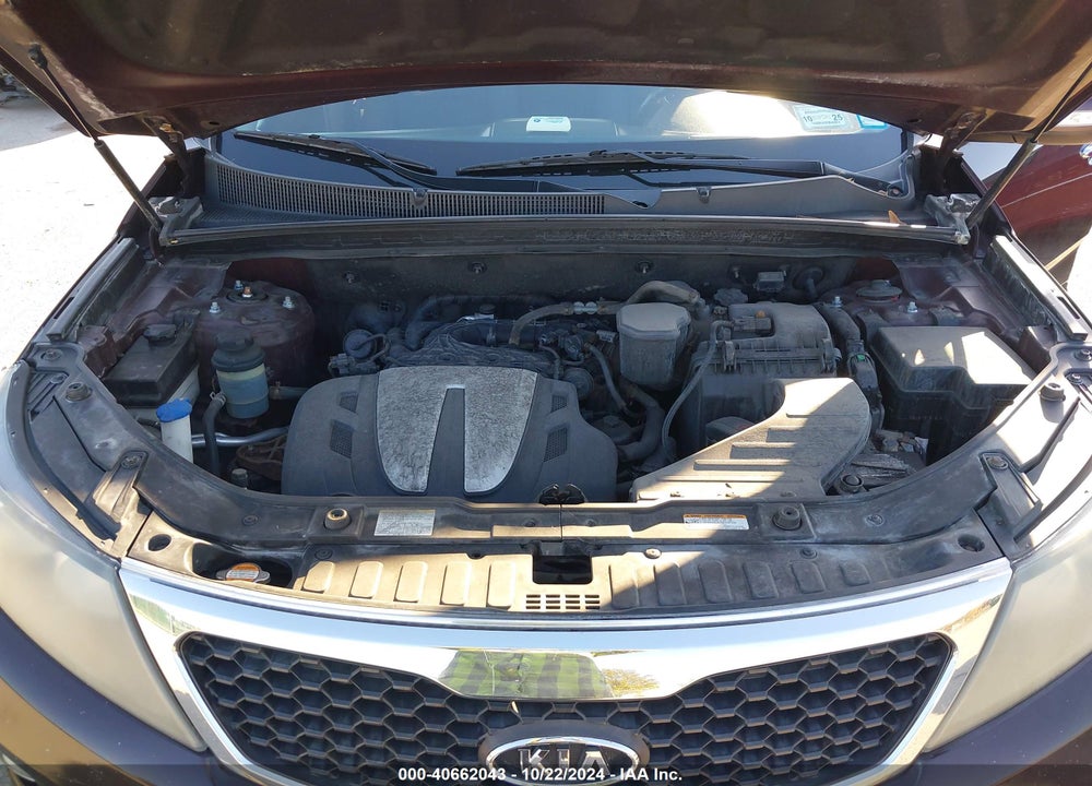 2011 KIA SORENTO LX V6 VIN: 5XYKT4A28BG141175