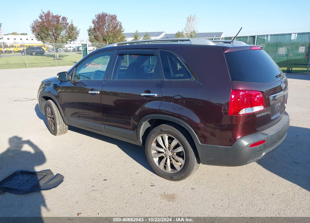2011 KIA SORENTO LX V6 VIN: 5XYKT4A28BG141175
