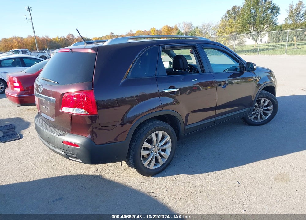 2011 KIA SORENTO LX V6 VIN: 5XYKT4A28BG141175