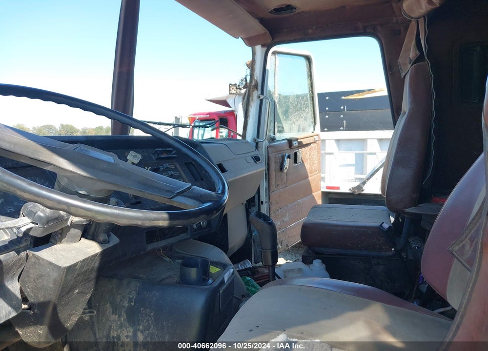 1993 WHITE/GMC AERO WIA VIN: 4V1WDBJE7PN656781