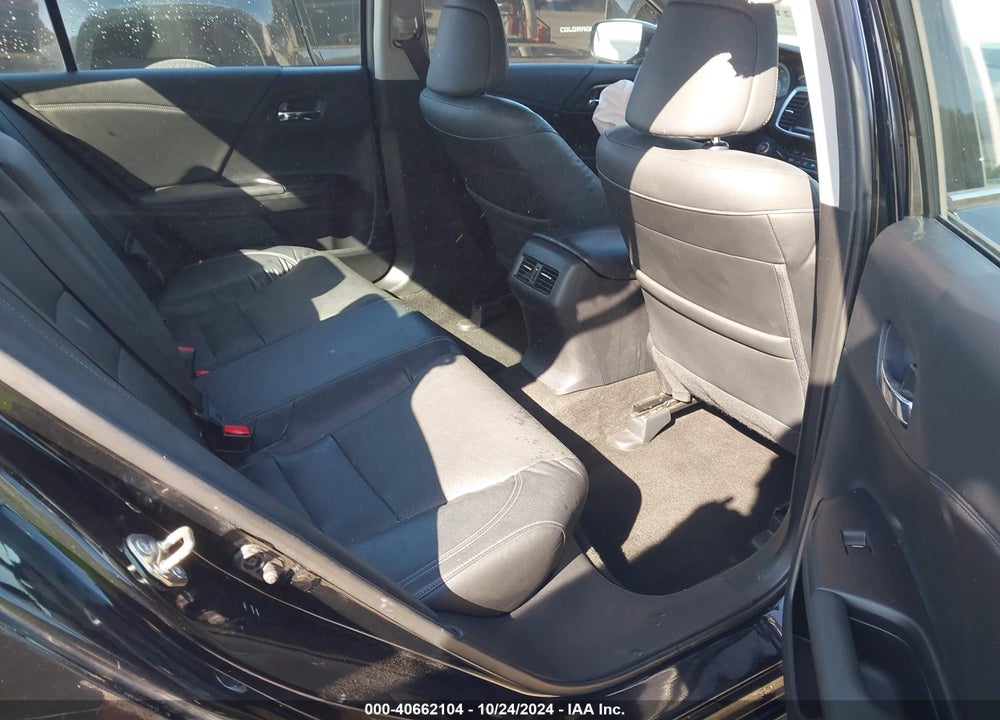 2017 HONDA ACCORD EX-L V6 VIN: 1HGCR3F8XHA031801