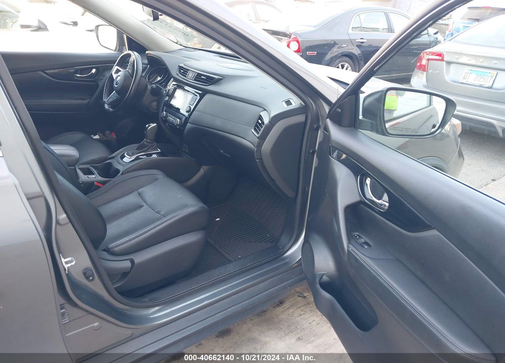 2017 NISSAN ROGUE SL VIN: JN8AT2MV8HW018739
