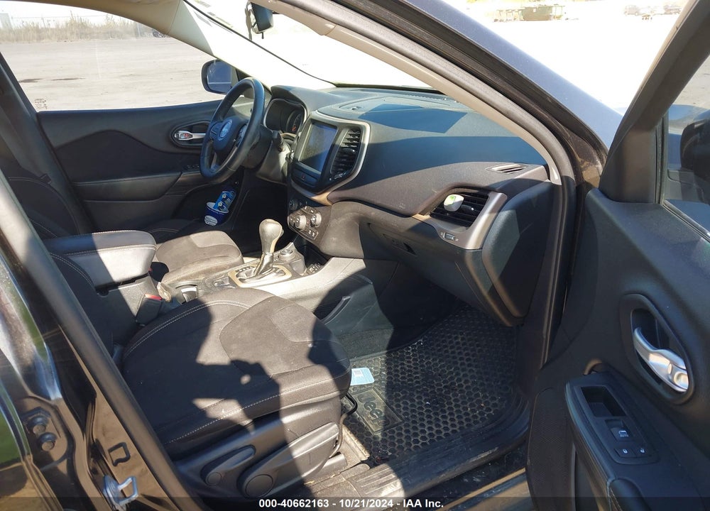 2015 JEEP CHEROKEE LATITUDE VIN: 1C4PJMCB1FW635461