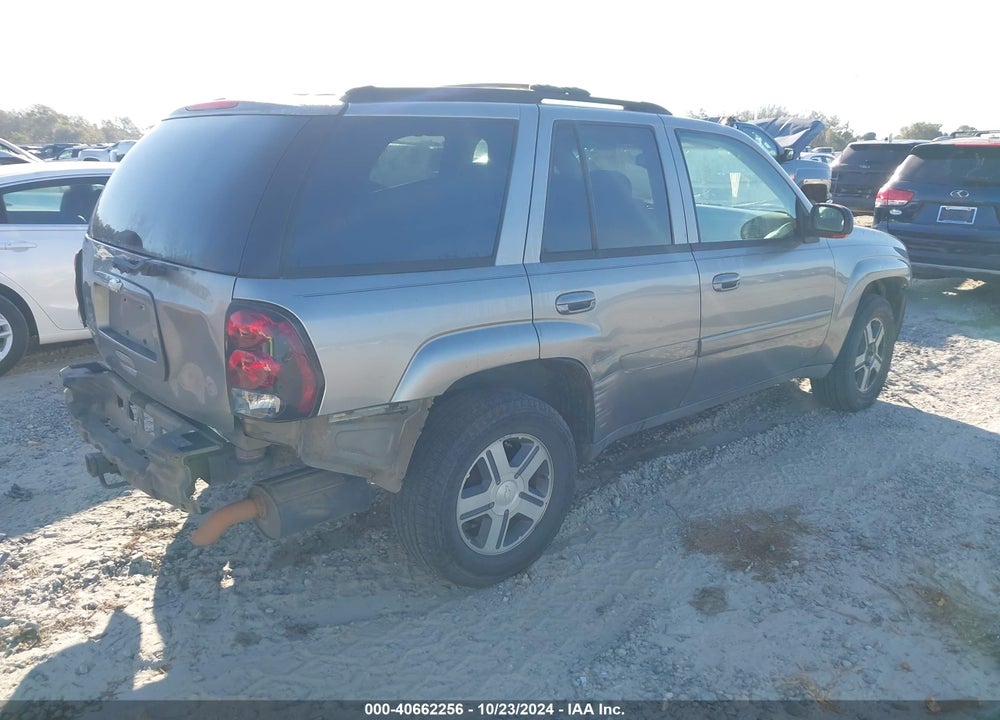 2005 CHEVROLET TRAILBLAZER LT VIN: 1GNDS13S552242025