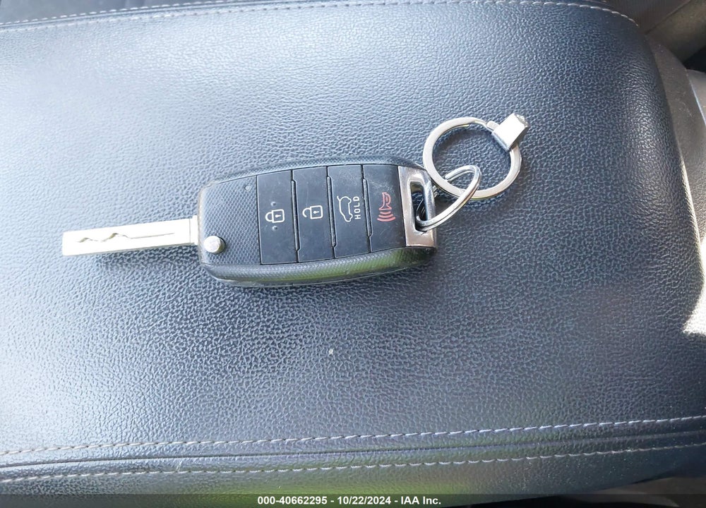 2016 KIA SORENTO 2.4L LX VIN: 5XYPGDA36GG064980