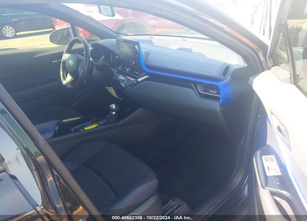 2020 TOYOTA C-HR VIN: JTNKHMBX4L1090086