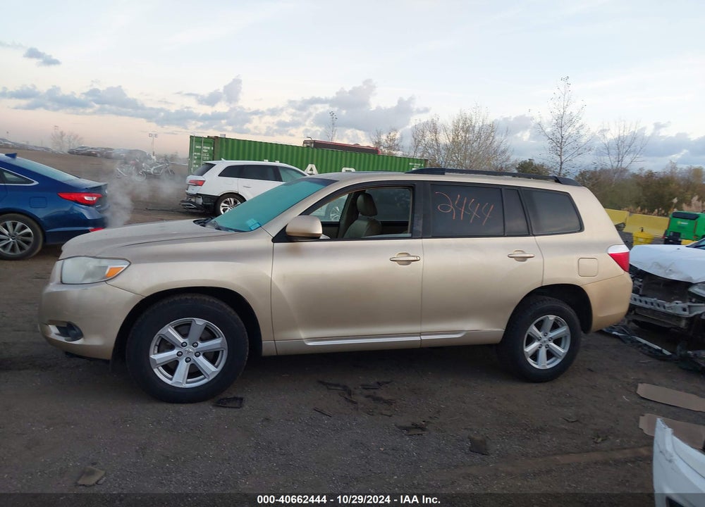 2010 TOYOTA HIGHLANDER BASE V6 VIN: 5TDBK3EH7AS012583