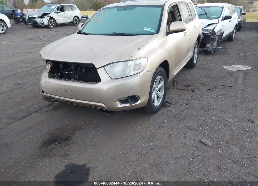 2010 TOYOTA HIGHLANDER BASE V6 VIN: 5TDBK3EH7AS012583