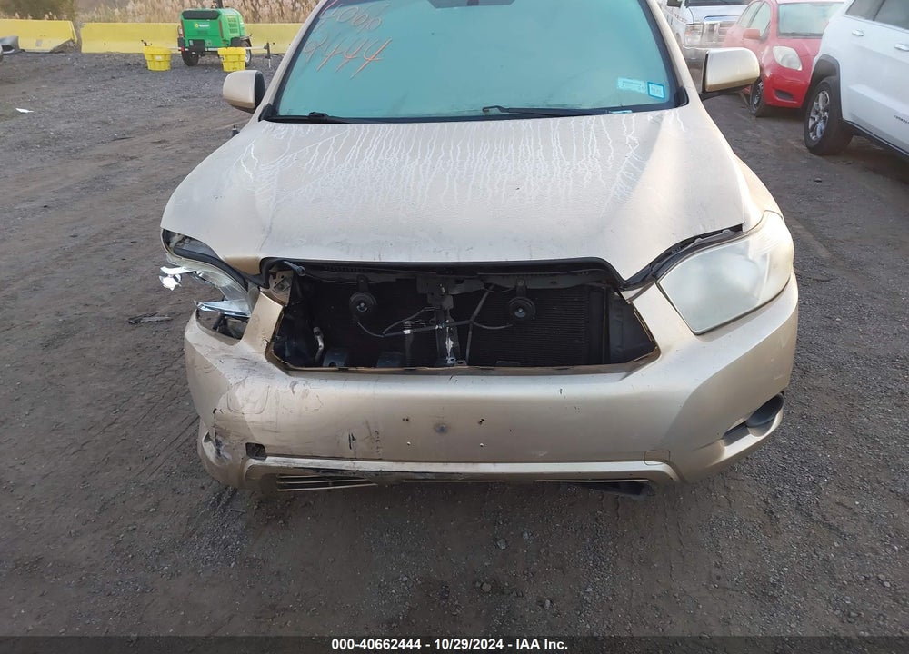 2010 TOYOTA HIGHLANDER BASE V6 VIN: 5TDBK3EH7AS012583