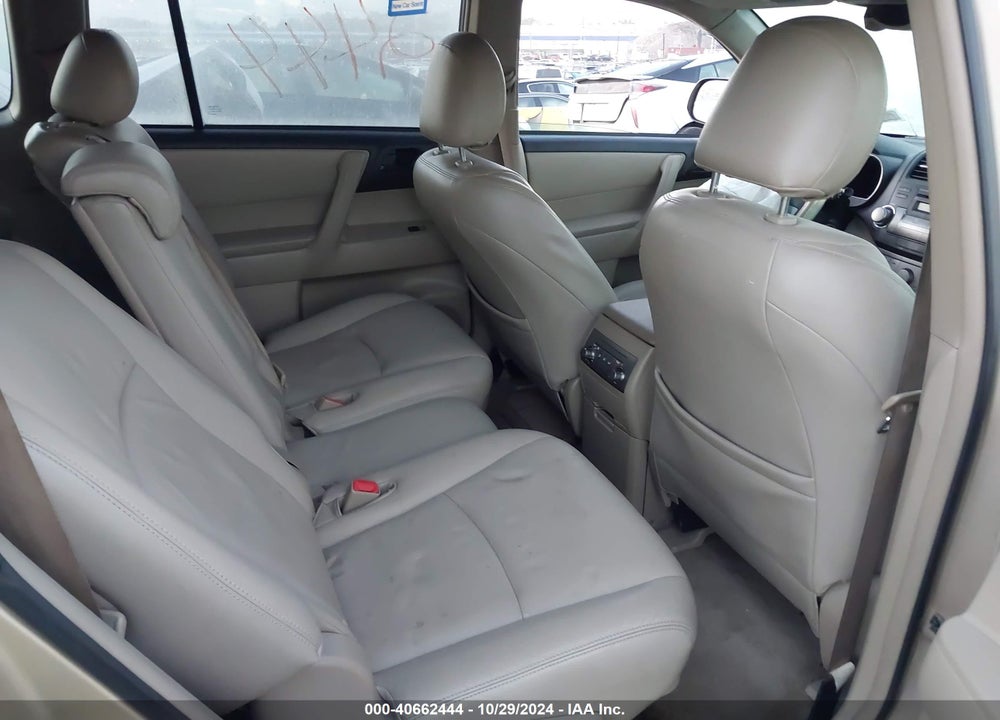 2010 TOYOTA HIGHLANDER BASE V6 VIN: 5TDBK3EH7AS012583