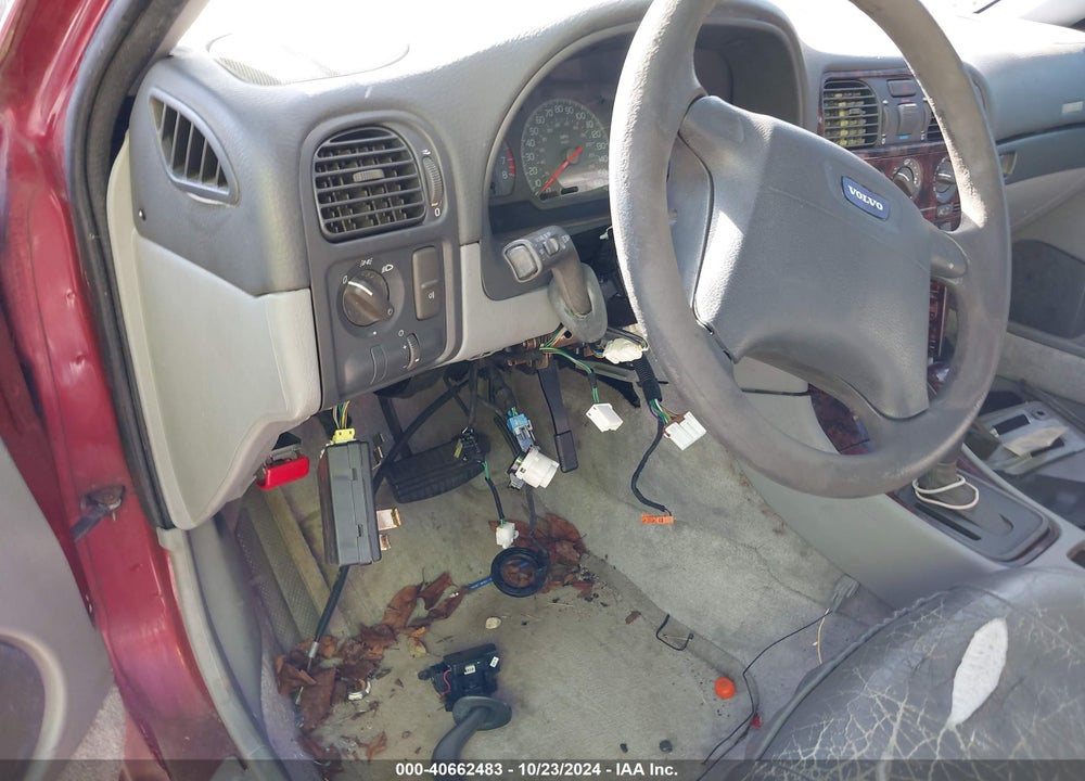2000 VOLVO S40 A/AS VIN: YV1VS2555YF540303