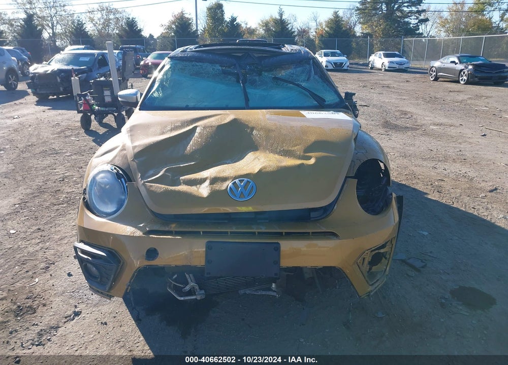 2018 VOLKSWAGEN BEETLE 2.0T DUNE VIN: 3VWSD7AT6JM703189
