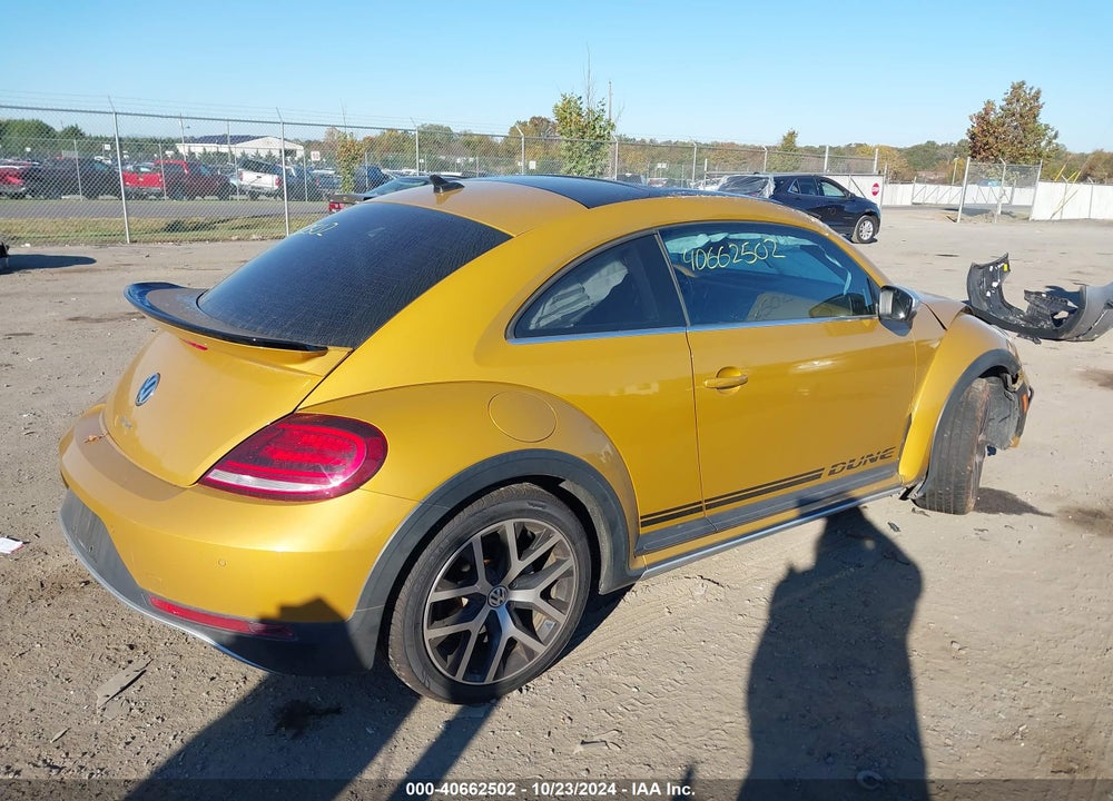 2018 VOLKSWAGEN BEETLE 2.0T DUNE VIN: 3VWSD7AT6JM703189