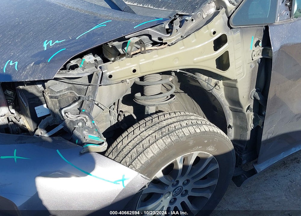 2019 TOYOTA SIENNA XLE 8 PASSENGER VIN: 5TDYZ3DC9KS992203