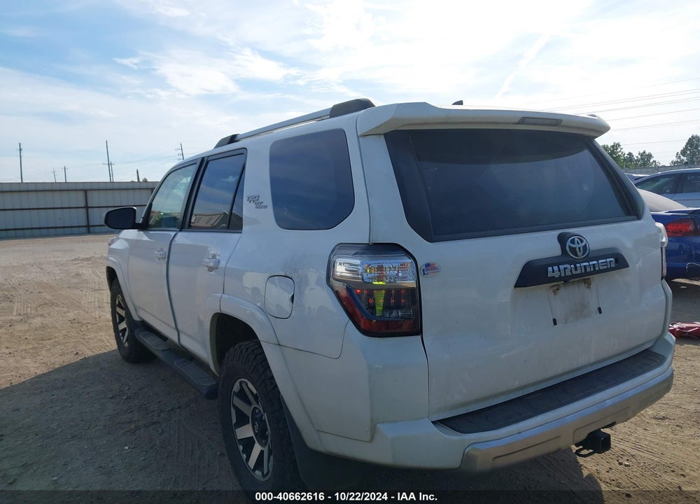 2018 TOYOTA 4RUNNER TRD OFF ROAD VIN: JTEBU5JR3J5559100