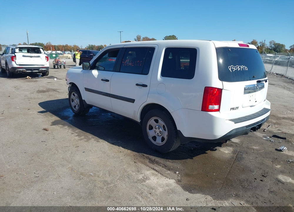 2013 HONDA PILOT LX VIN: 5FNYF4H28DB035214