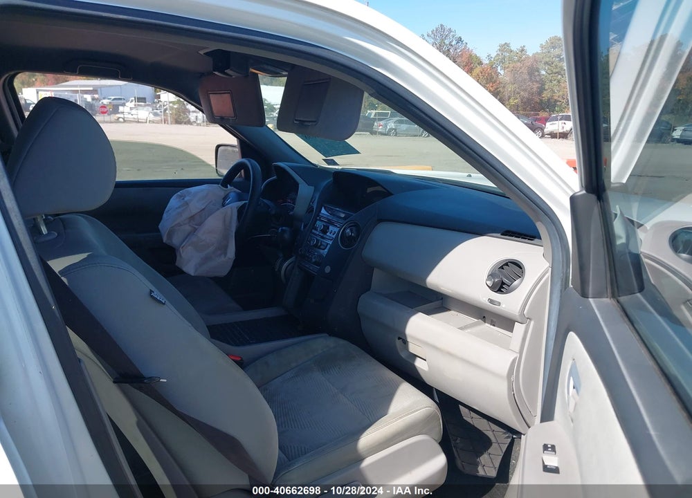 2013 HONDA PILOT LX VIN: 5FNYF4H28DB035214