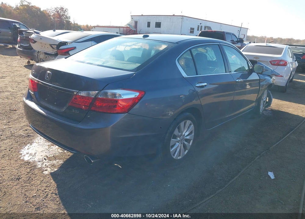 2013 HONDA ACCORD VIN: 1HGCR3F87DA045603