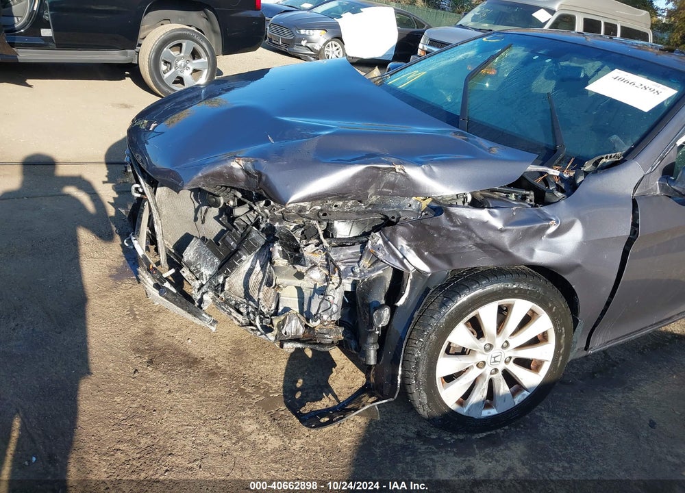 2013 HONDA ACCORD VIN: 1HGCR3F87DA045603