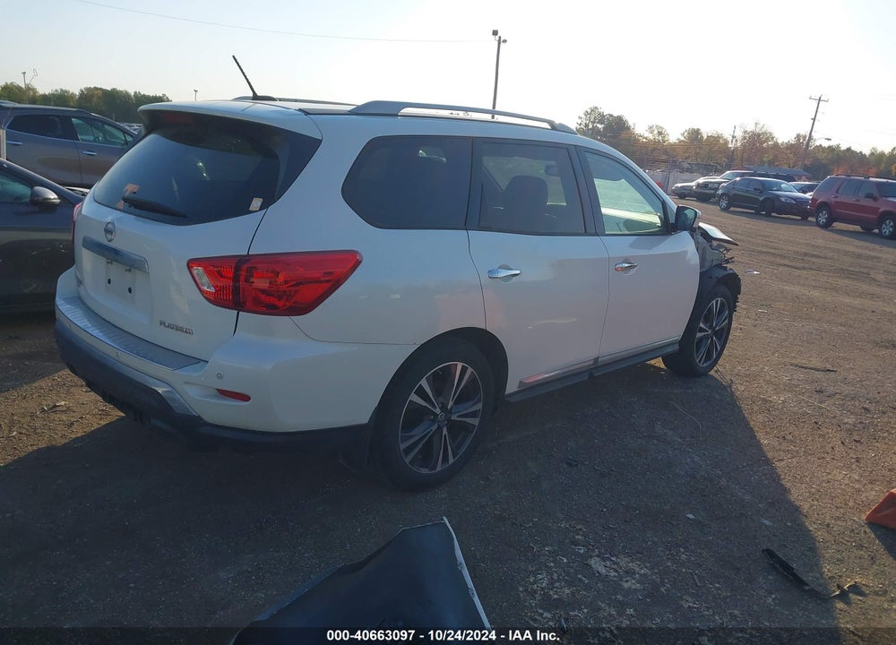 2017 NISSAN PATHFINDER PLATINUM VIN: 5N1DR2MN4HC616895